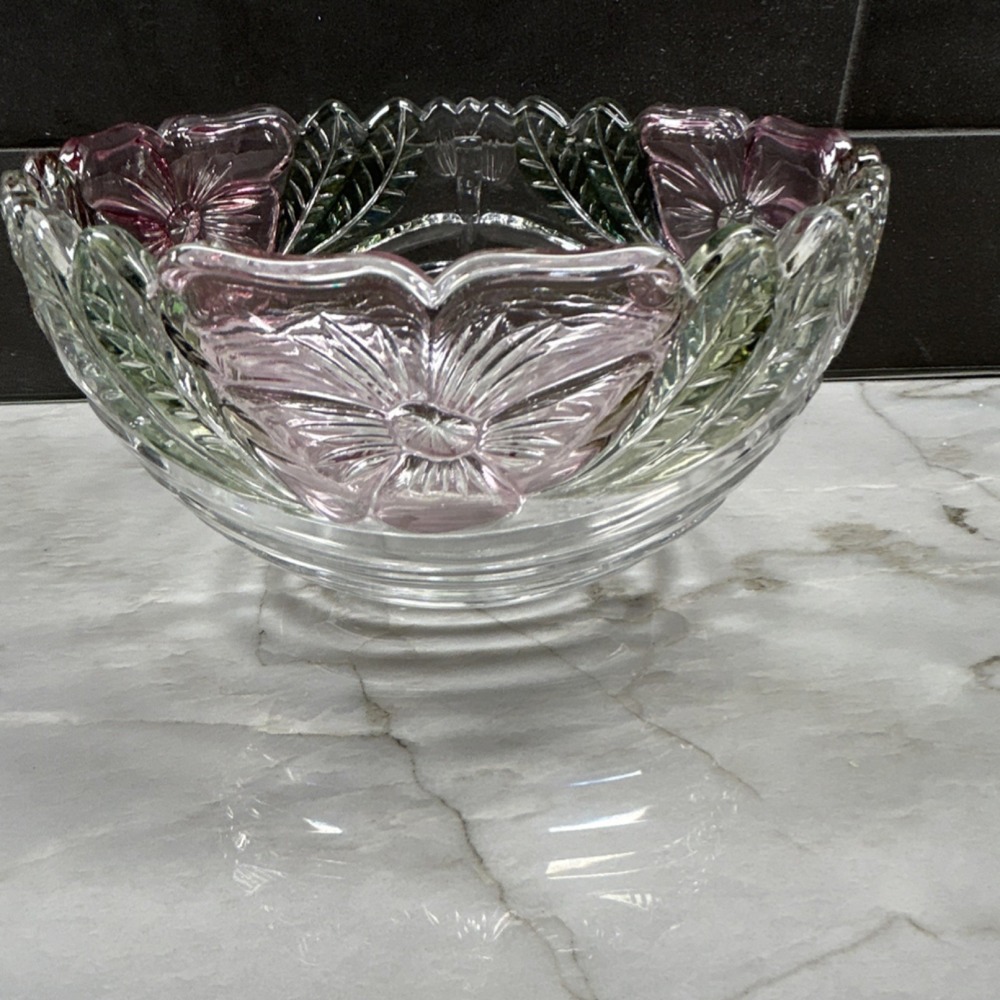 Crystal Clear Industries Rose Petals 6" round bowl.  Clear Pink Green Floral Art
